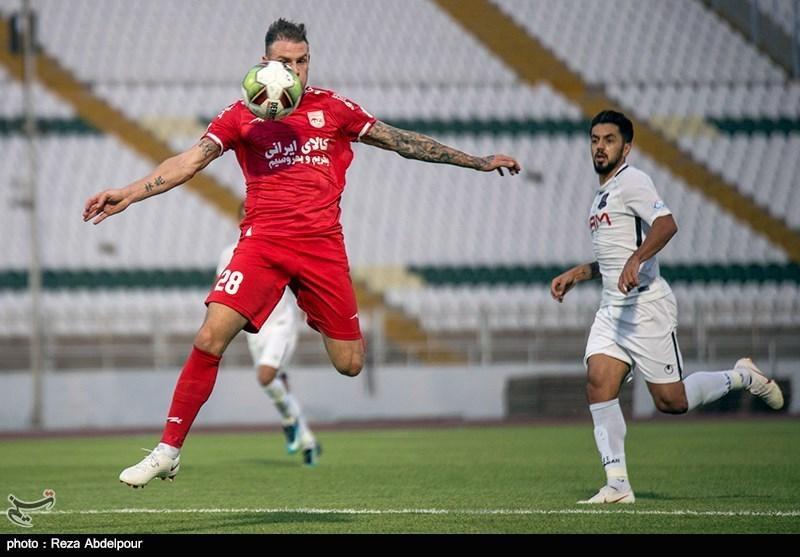 لیگ برتر فوتبال، پیروزی تراکتورسازی مقابل نساجی در نیمه نخست