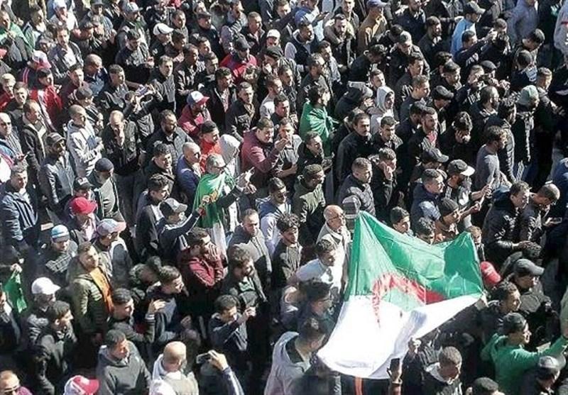 جلوگیری پلیس الجزایر از خروج دانش آموزان از مدارس، تظاهرات کارکنان ادارات علیه بوتفلیقه