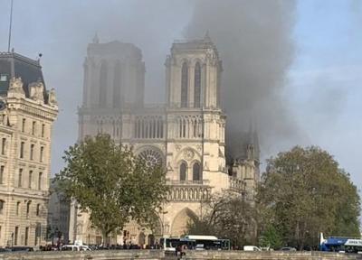 آتش سوزی در کلیسای نوتردام پاریس ؛ بخشی از کلیسا فرو ریخت
