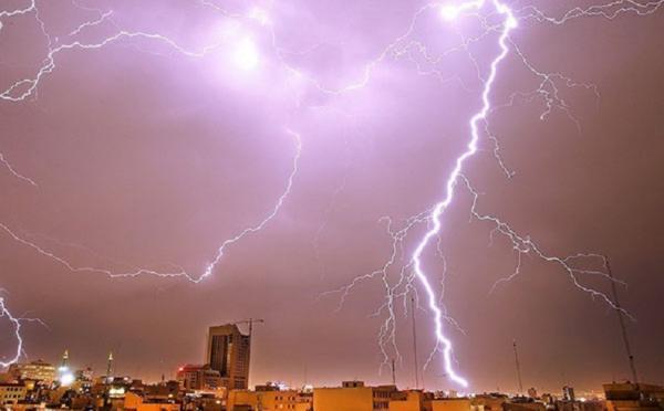 وزش باد و رعد برق طی 24 گذشته 2 فوتی و 2 مصدوم در کشور به همراه داشت
