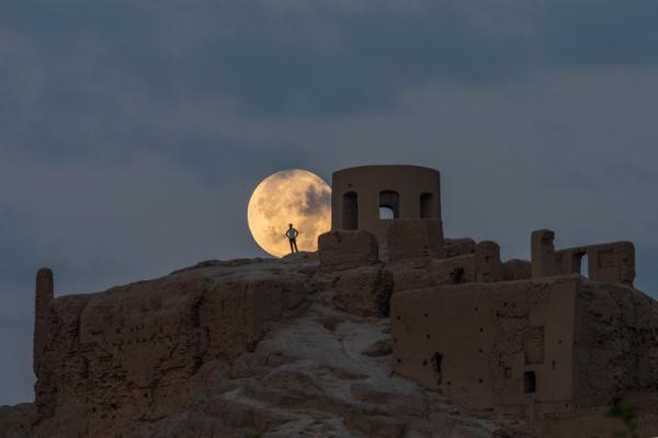 گردشگران خارجی آتشگاه را در گوگل چگونه توصیف می کنند؟ گردشگران خارجی آتشگاه را در گوگل چگونه توصیف می کنند؟